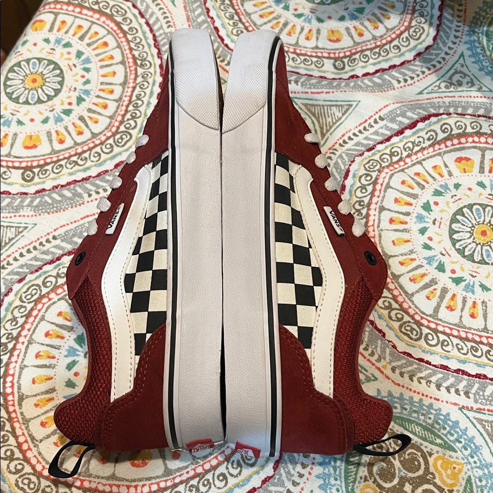 NEW Vans Men's Burgundy and Black Checkered Sneakers size 9 - Picture 7 of 9